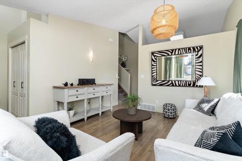 84 Delage Crescent, St. Albert, AB - Indoor Photo Showing Bedroom