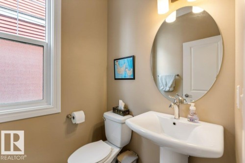 1628 Kerr Road, Edmonton, AB - Indoor Photo Showing Bathroom