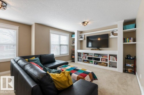 1628 Kerr Road, Edmonton, AB - Indoor Photo Showing Living Room
