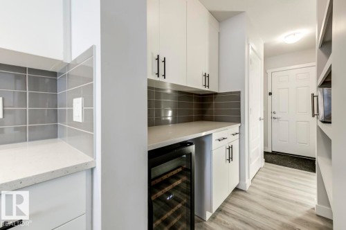 1714 169 St Sw, Edmonton, AB - Indoor