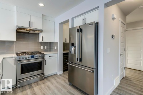 1714 169 St Sw, Edmonton, AB - Indoor Photo Showing Kitchen With Upgraded Kitchen