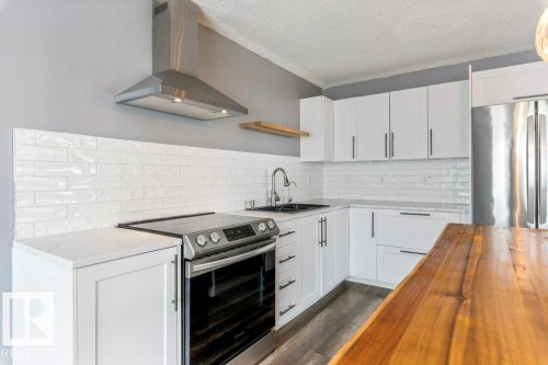 16946 101 Street, Edmonton, AB - Indoor Photo Showing Kitchen With Upgraded Kitchen