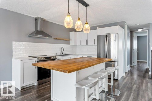 16946 101 Street, Edmonton, AB - Indoor Photo Showing Kitchen With Upgraded Kitchen