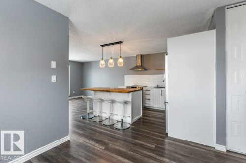 16946 101 Street, Edmonton, AB - Indoor