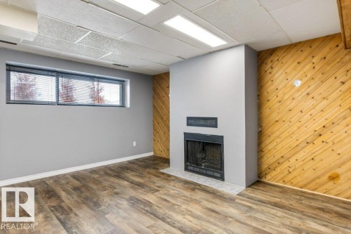 16946 101 Street, Edmonton, AB - Indoor With Fireplace