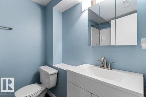 16946 101 Street, Edmonton, AB - Indoor Photo Showing Bathroom