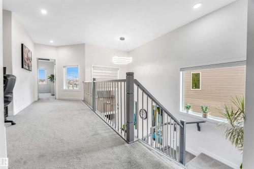 1522 17 Avenue, Edmonton, AB - Indoor Photo Showing Other Room