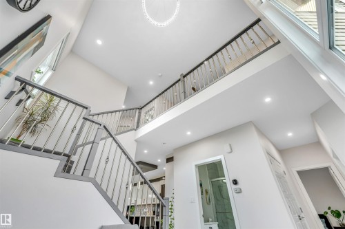 1522 17 Avenue, Edmonton, AB - Indoor Photo Showing Other Room