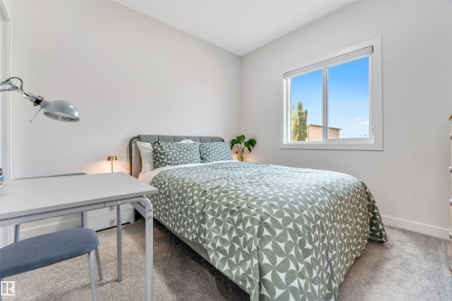 1522 17 Avenue, Edmonton, AB - Indoor Photo Showing Bedroom