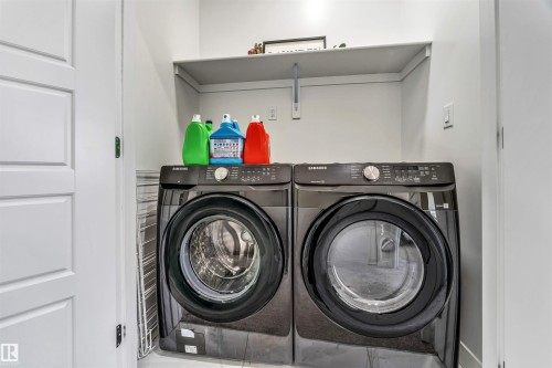 1522 17 Avenue, Edmonton, AB - Indoor Photo Showing Laundry Room