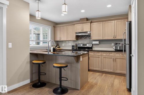 31 5203 149 Avenue, Edmonton, AB - Indoor Photo Showing Kitchen