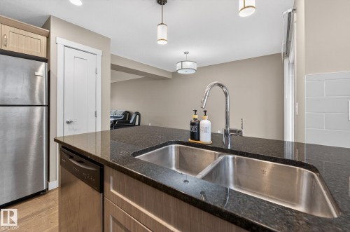 31 5203 149 Avenue, Edmonton, AB - Indoor Photo Showing Kitchen With Stainless Steel Kitchen With Double Sink