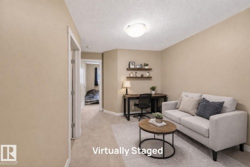 31 5203 149 Avenue, Edmonton, AB - Indoor Photo Showing Living Room