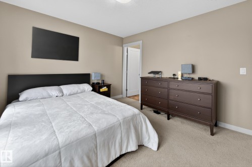 31 5203 149 Avenue, Edmonton, AB - Indoor Photo Showing Bedroom