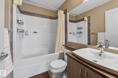 31 5203 149 Avenue, Edmonton, AB - Indoor Photo Showing Bathroom