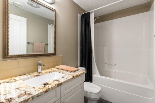 20 Keystone Crescent, St. Albert, AB - Indoor Photo Showing Bathroom