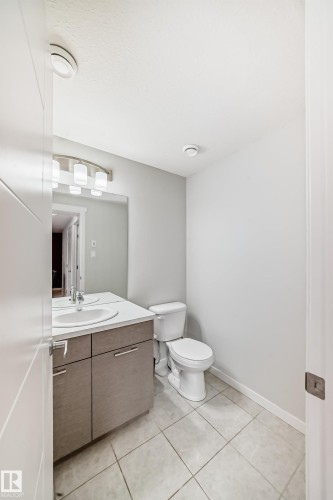 4404 6 Street, Edmonton, AB - Indoor Photo Showing Bathroom