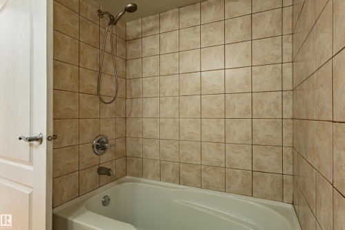 37 8745 165 Street, Edmonton, AB - Indoor Photo Showing Bathroom