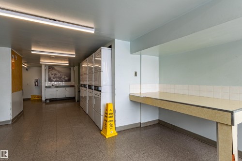 37 8745 165 Street, Edmonton, AB - Indoor