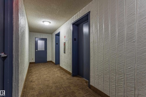 37 8745 165 Street, Edmonton, AB - Indoor Photo Showing Other Room