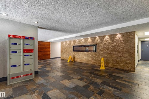 37 8745 165 Street, Edmonton, AB - Indoor