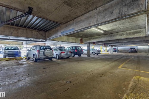 37 8745 165 Street, Edmonton, AB - Indoor Photo Showing Garage
