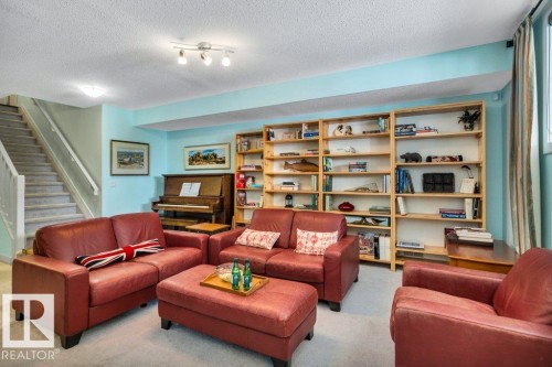 53-841 156 Street Nw, Edmonton, AB - Indoor Photo Showing Living Room