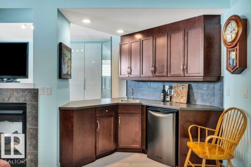 53-841 156 Street Nw, Edmonton, AB - Indoor Photo Showing Kitchen
