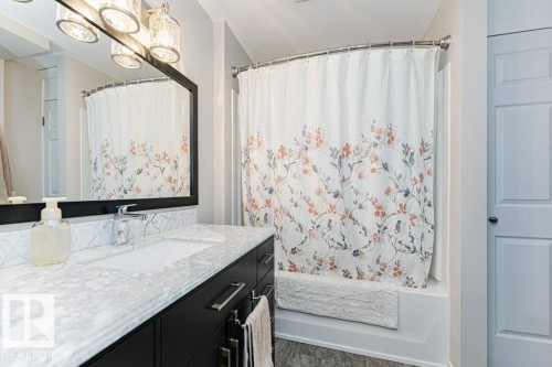 5214 46 Avenue, Leduc, AB - Indoor Photo Showing Bathroom