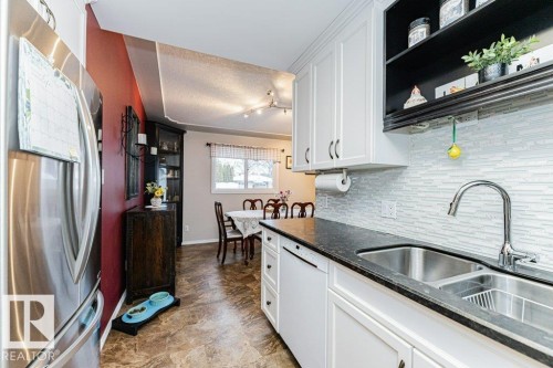 5214 46 Avenue, Leduc, AB - Indoor Photo Showing Kitchen With Double Sink With Upgraded Kitchen