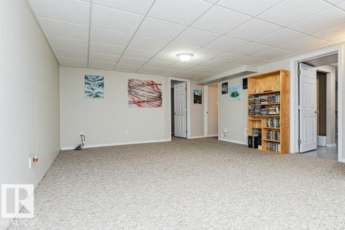 5214 46 Avenue, Leduc, AB - Indoor Photo Showing Other Room