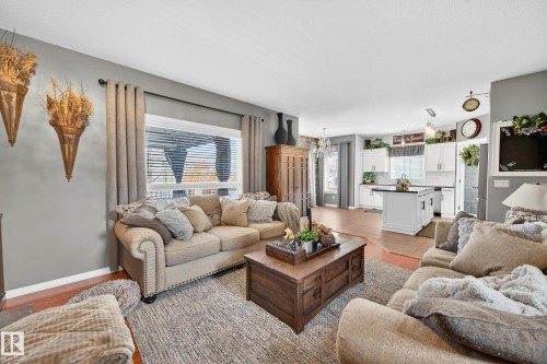 3 Erin Close, St. Albert, AB - Indoor Photo Showing Living Room