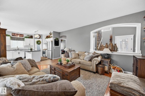 3 Erin Close, St. Albert, AB - Indoor Photo Showing Living Room
