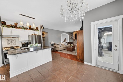 3 Erin Close, St. Albert, AB - Indoor Photo Showing Kitchen