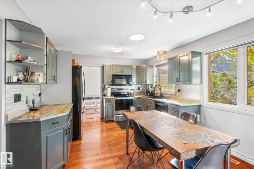 3018 110A Street, Edmonton, AB - Indoor