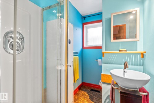 3018 110A Street, Edmonton, AB - Indoor Photo Showing Bathroom
