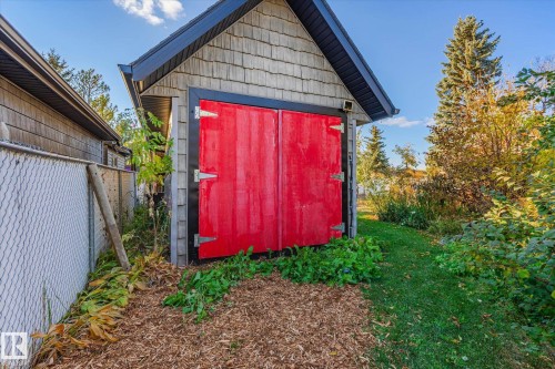 3018 110A Street, Edmonton, AB - Outdoor