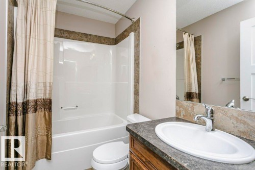 16861 58A Street Nw, Edmonton, AB - Indoor Photo Showing Bathroom