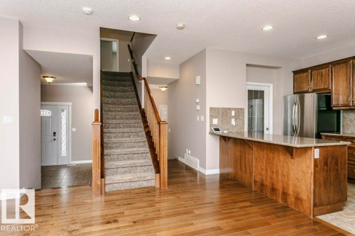16861 58A Street Nw, Edmonton, AB - Indoor Photo Showing Kitchen