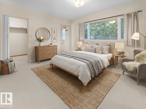 11819 75 Avenue, Edmonton, AB - Indoor Photo Showing Bedroom