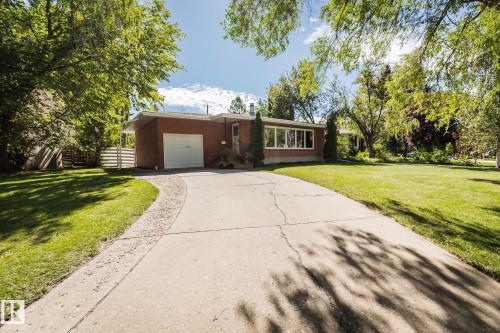 11819 75 Avenue, Edmonton, AB - Outdoor