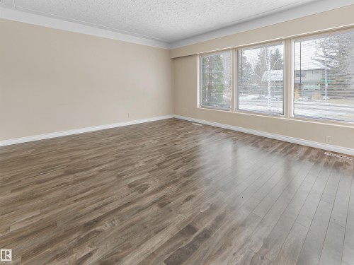 11819 75 Avenue, Edmonton, AB - Indoor Photo Showing Other Room