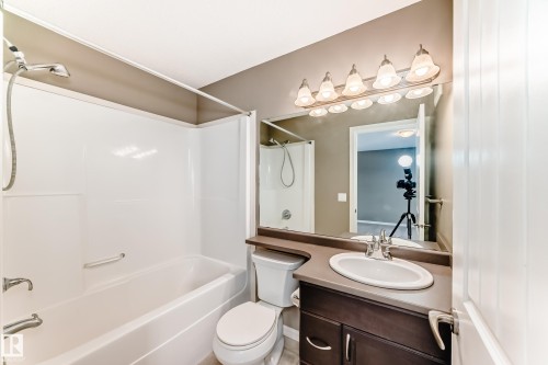 4044 Alexander Way, Edmonton, AB - Indoor Photo Showing Bathroom