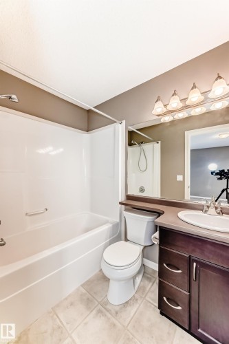 4044 Alexander Way, Edmonton, AB - Indoor Photo Showing Bathroom