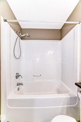 4044 Alexander Way, Edmonton, AB - Indoor Photo Showing Bathroom