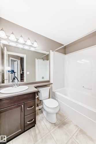 4044 Alexander Way, Edmonton, AB - Indoor Photo Showing Bathroom
