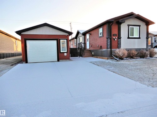 3 Aspen Avenue  Morinville, AB T8R 2P7