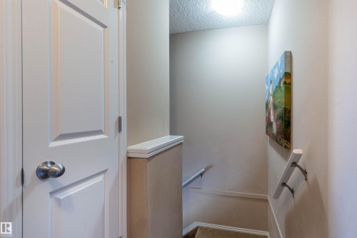 21313 60 Avenue, Edmonton, AB - Indoor Photo Showing Other Room