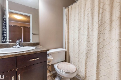 21313 60 Avenue, Edmonton, AB - Indoor Photo Showing Bathroom