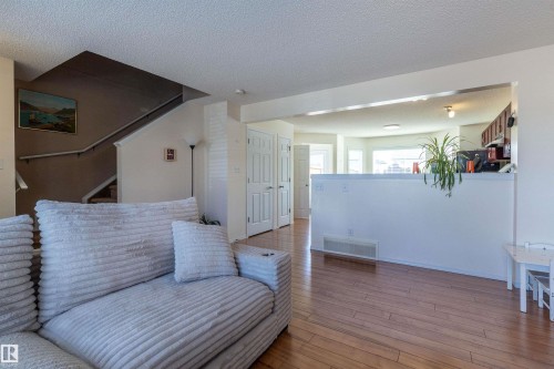 21313 60 Avenue, Edmonton, AB - Indoor Photo Showing Bedroom